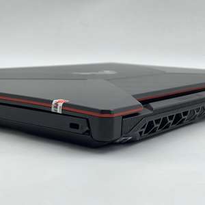 Computadora de Segunda Mano con Pantalla de 15.6 Pulgadas, Resolución 1920x1080, Modelo de CPU I7-10750H - Product Image 5