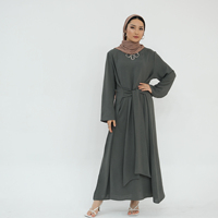 Vente en gros printemps Abaya 2024 vêtements islamiques froissés Polyester robe enveloppante à manches longues modeste islamique Abaya femmes robe musulmane