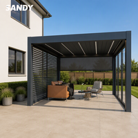 Pergola de jardin en aluminium avec toit à lames orientables, éclairage LED et portes vitrées