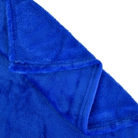 Couverture de voyage pliable créative en flanelle polaire 100 % polyester, 2-en-1 avec oreiller intégré