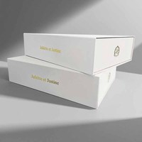 Boîte magnétique pliante en carton de luxe blanc Boîte cadeau personnalisée avec impression de logo pour vêtements et cosmétiques