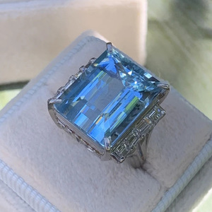 Grande bague en cristal bleu pour femme, accessoire de mode pour tous les jours et les soirées - Product Image 2