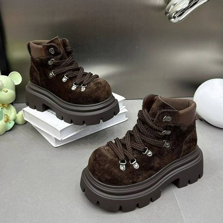 สีน้ำตาล