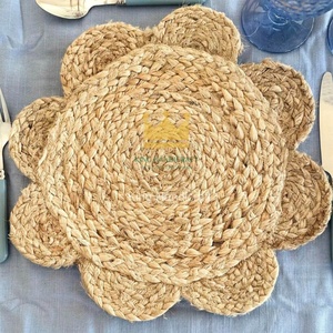 Manteles Individuales Bohemios de Jacinto de Agua Tejidos a Mano, de Mimbre Natural, Personalizados con Borde Festoneado para Fiestas - Product Image 1