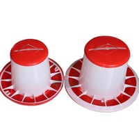 Nouveau pour l'élevage de poulets : Mangeoire sans gaspillage 10 kg NNT01, seau d'alimentation pour poulets en plastique rouge et blanc