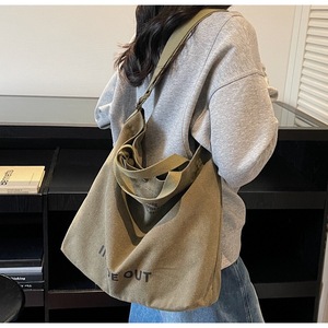 Sacs fourre-tout en toile personnalisés <span class=keywords><strong>de</strong></span> qualité supérieure avec logo imprimé pour femmes, nouveau design tendance à porter en bandoulière pour étudiants et shopping - Product Image 4