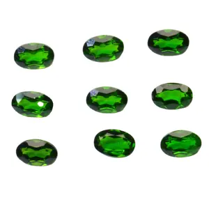 سعر الجملة ، مجوهرات ديوبسيد قطع بيضاوية صنع حجر أخضر اللون نظيف