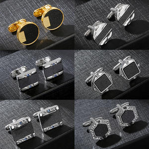 Venta al por mayor de aleación personalizada <span class=keywords><strong>baratos</strong></span> Casual diamante <span class=keywords><strong>gemelos</strong></span> nueva <span class=keywords><strong>camisa</strong></span> de diamantes de imitación de los hombres de moda ropa cuadrada de cristal <span class=keywords><strong>gemelos</strong></span> - Product Image 2