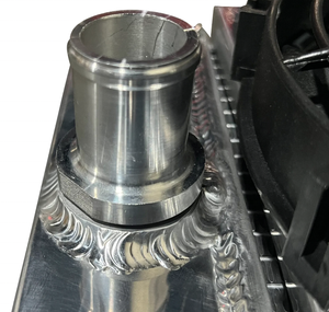 หม้อน้ำอลูมิเนียมขนาดครึ่งเดียวแบบไม่มีพัดลมสำหรับแข่งลากและสารหล่อเย็นออกแบบได้ตามต้องการ - Product Image 5