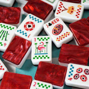 Set di Mahjong Americano di Lusso in Acrilico, 160 Carte, Portatile, con Motivi Classici, Design a Tema Spade, Corona Reale, Riviera e Mare - Product Image 1