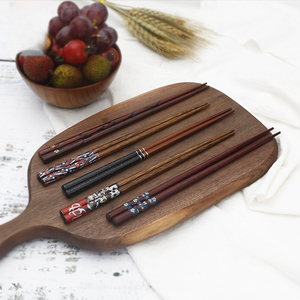 <span class=keywords><strong>Palillos</strong></span> <span class=keywords><strong>de</strong></span> <span class=keywords><strong>Madera</strong></span> Maciza Estilo Japonés, Exquisitos <span class=keywords><strong>Palillos</strong></span> <span class=keywords><strong>de</strong></span> <span class=keywords><strong>Madera</strong></span> <span class=keywords><strong>con</strong></span> Diseño <span class=keywords><strong>de</strong></span> Alas <span class=keywords><strong>de</strong></span> Pollo y Pequeñas Flores Doradas, Reutilizables para el Hogar - Product Image 3
