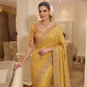 Sari en soie jaune avec bordure brodée, tenue de mariage indienne traditionnelle pour femmes - Product Image 1