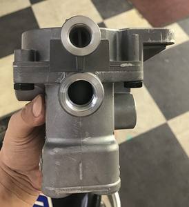 Hoogwaardige 9710021520 klep luchtrem relaisklep 6-poorts vrachtwagen relais noodklep - Product Image 4