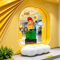 Grande sculpture au sol personnalisée en fibre de verre sculptée, motif personnage de dessin animé pop printanier, avec ballon imprimé, pour affichage en centre commercial, vitrine et magasin de détail