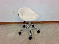 Chaise de barbier pivotante en cuir, moderne et luxueuse, blanche et argentée, vente en gros à prix abordable
