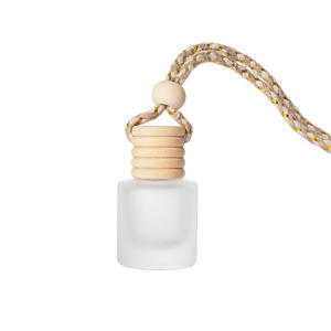 Diffuseur d'aromathérapie pour voiture suspendu en forme de cylindre rond de 5 ml et 8 ml, flacon de parfum - Product Image 1