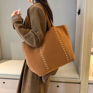Bolso Tote con Remaches de Diseño Vintage, Bolso de Mano de Gamuza de Alta Calidad para Mujer, Bolso de Hombro Retro de Gran Capacidad para Dama - Product Image 3