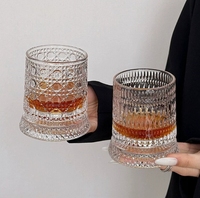 Verre à bière créatif personnalisé en gros, verre à whisky rotatif anti-stress de qualité supérieure