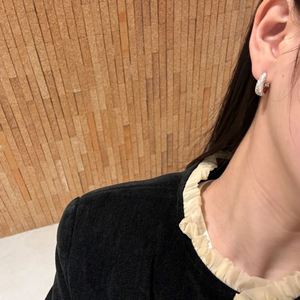 ต่างหูผู้หญิง Dylam Dainty Charm ประดับเพชรเซอร์โคเนีย 5A รูปทรงรวงข้าว ชุบทองคำขาว 22K เงินแท้ S925 - Product Image 3