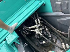 Excavatrice hydraulique Sk200LC-8 de chenille de Kobelco charge évaluée de 2 tonnes Kyb marque Jual Bekas boîte de vitesse de roulement de clé PLC basses heures de travail - Product Image 4