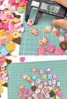 Nouveauté 2026 Breloques en résine animales peintes à la main, Cabochons en forme de chocolat, pain et gâteau, Sculpture étanche, Garniture pour slime, Artisanat DIY pour maison de poupée