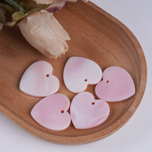 25,4mm 38,1mm 72*76mm colgante en forma de corazón madre Natural de perla reina tuerca <span class=keywords><strong>Shell</strong></span> con agujero para la fabricación de joyas - Product Image 1