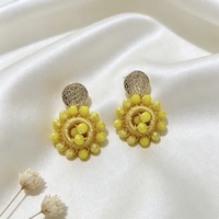 Boucles d'oreilles pendantes en acier inoxydable faites à la main avec perles et fleurs, boucles d'oreilles pendantes florales tissées pour femmes, cadeau de mode