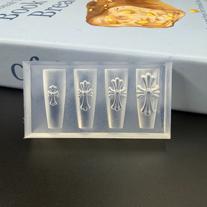 Molde de Silicona para Decoración de Uñas con Diseño de Corazón Cromado Estilo Punk, Molde 3D para Arte de Uñas con Gel UV - Product Image 4