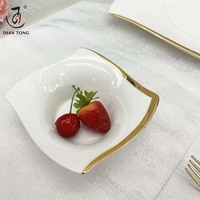 Service de table haut de gamme pour hôtel de luxe, ensembles d'assiettes en céramique, vaisselle de mariage, assiettes en porcelaine blanche pour restaurant