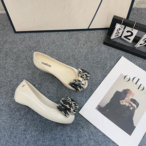 <span class=keywords><strong>MELISSA</strong></span> <span class=keywords><strong>รองเท้า</strong></span>ปากปลาเยลลี่, <span class=keywords><strong>รองเท้า</strong></span>ผูกโบว์ - Product Image 5