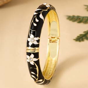 ของที่ระลึกขายดีสำหรับนักท่องเที่ยว ขายส่ง กำไลข้อมือเคลือบลายดอกไม้สไตล์จีนโบราณแบบเรียบง่าย ทำจากโลหะผสมเคลือบแบบโคลอซอนเน่ - Product Image 4