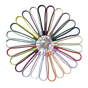 Sangles de poignet en silicone multicolores pour téléphones portables Porte-clés avec gaufrage Gravure Sérigraphie - Product Image 1