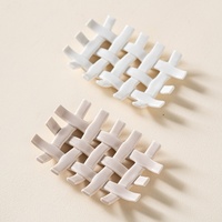 Artisanat en céramique tissé minimaliste moderne, porte-savon à filtre à eau, ornements en céramique, décorations douces pour la maison haut de gamme en gros
