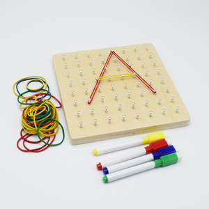 Juguetes de madera Montessori Tablero de uñas divertido Tablero de rompecabezas de geometría de madera Juguetes de madera Niños <span class=keywords><strong>Geoboard</strong></span> con tarjetas - Product Image 1