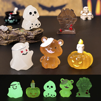 Figurines en résine miniatures phosphorescentes d'Halloween en gros : Décorations fantômes, citrouilles et pierres tombales pour maisons de poupées, micro-paysages et loisirs créatifs DIY