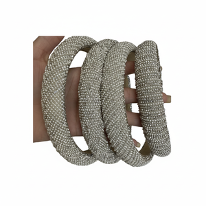 Fermoir de tête d'accessoire de cheveux fonctionnel pour fixer les cheveux et les bijoux en place - Product Image 2