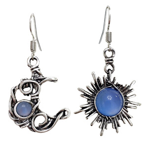 Orecchini Asimmetrici Sole Luna da Donna, Gioielli Vintage Celesti alla Moda - Product Image 1