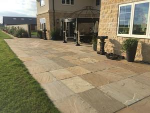 Bulk Supply Sandstone Flag Slabs Machine Cut Rustic Honed Surface Outdoor Courtyard <b>Paving</b> <b>Stones</b> for Export - Product Image 2