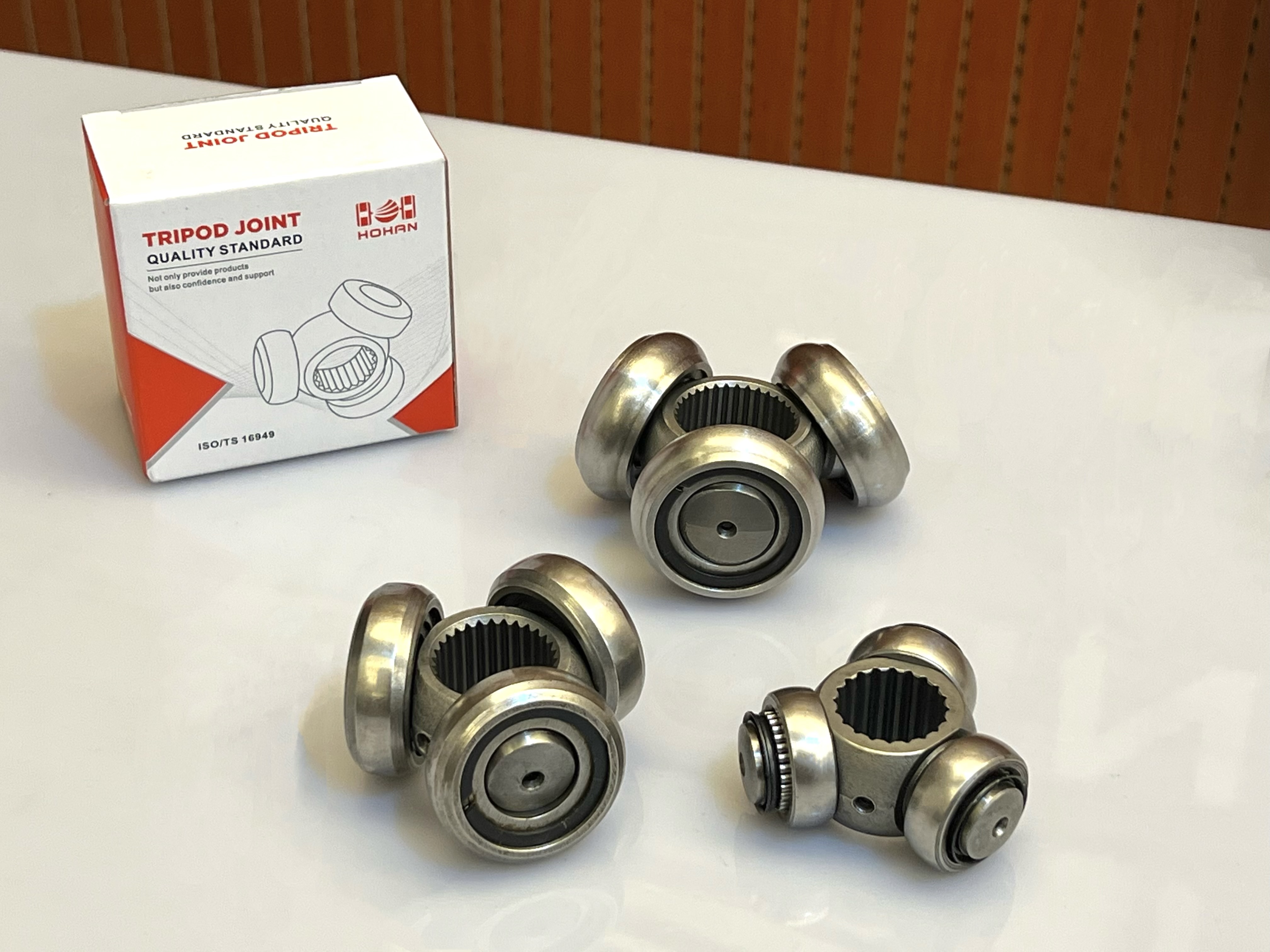 High Quality Front CV Axle CV Joint Assembly Tripod Joint