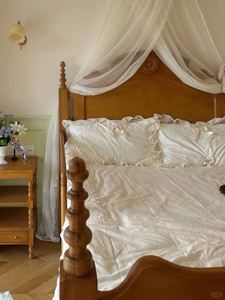 Cama de Matrimonio Francesa Tradicional de Madera Maciza Hecha a Medida con Estilo Suave - Product Image 3