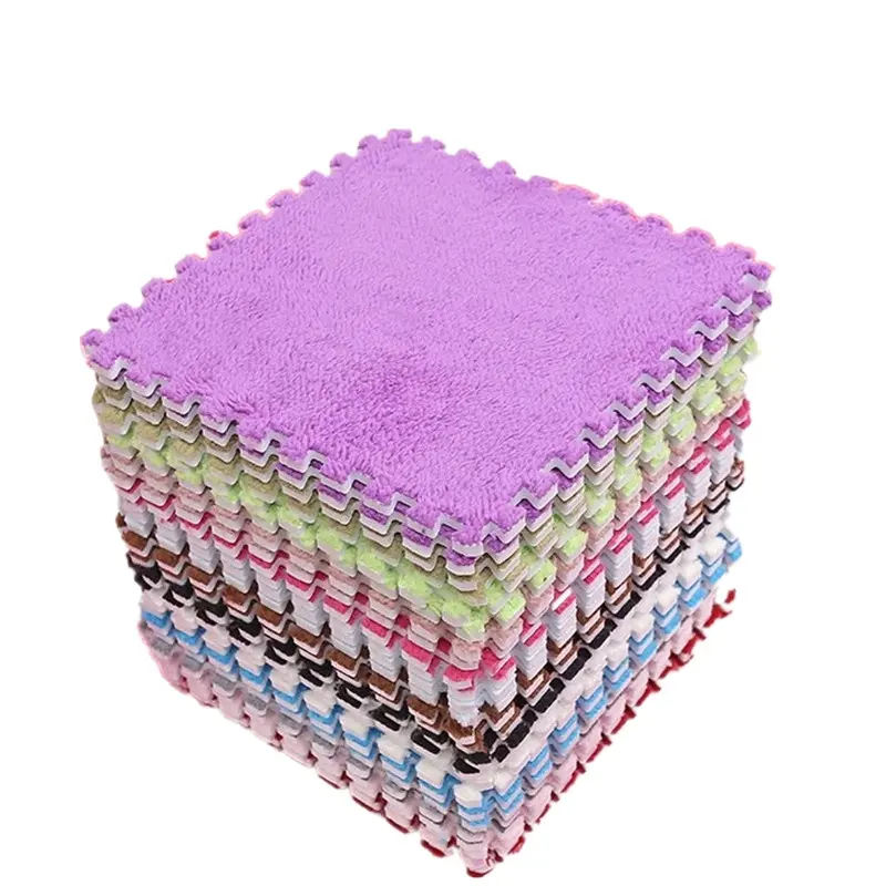사용자 정의 색상 카펫 플러시 퍼즐 어린이 매트 홈 푹신한 껍질과 스틱 두꺼운 EVA 매트 카펫 타일 크기 어린이를위한 부드러운