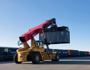 新品 SRSC1009-6E リフト高さ16200mm 港湾機械 10トン港湾コンテナリーチスタッカー - Product Image 5