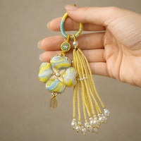 Pendentif de sac en brocart Song fait main, fini, motif trèfle à quatre feuilles, avec pompon en cristal, porte-clés tissé, ornement Hanfu à suspendre