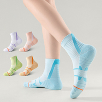 Chaussettes de sport durables pour jeunes et chaussettes de cyclisme de haute qualité pour le sport - Logo et couleur personnalisés en coton, élasthanne et polyester