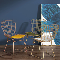 Chaise de salle à manger moderne et extensible en métal ajouré, style nordique, avec structure en fer et bois massif, mobilier de maison créatif, modèle tendance