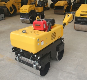 ความต้องการเครื่องจักรขายดีรุ่น Walmech Wd005 Wd008 มินิโรลเลอร์แบบมือถือ ดรัมคู่ สั่นสะเทือน ไฮดรอลิกเต็มรูปแบบ พร้อมเครื่องยนต์ - Product Image 5