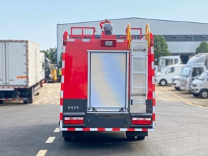 Camion de lutte contre l'incendie polyvalent Dongfeng 4X2 3000L à eau et mousse pour les interventions d'urgence des communes et des usines - Product Image 5