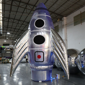 Modelo Inflable Gigante Personalizado de Nave Espacial Plateada para Publicidad - Product Image 1