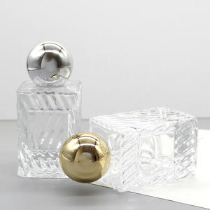 Botella de Perfume Cuadrada de Vidrio Transparente de 50 ml, Color Blanco Cristal con Tapa de Rosca, Botella Cosmética Vacía con Capacidad de 30 ml - Product Image 3