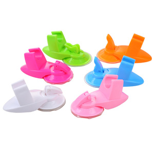 Suction Cup Shower Head Holder Plastic Modern Design Easy Installation For Bathroom Use - Product Image 3